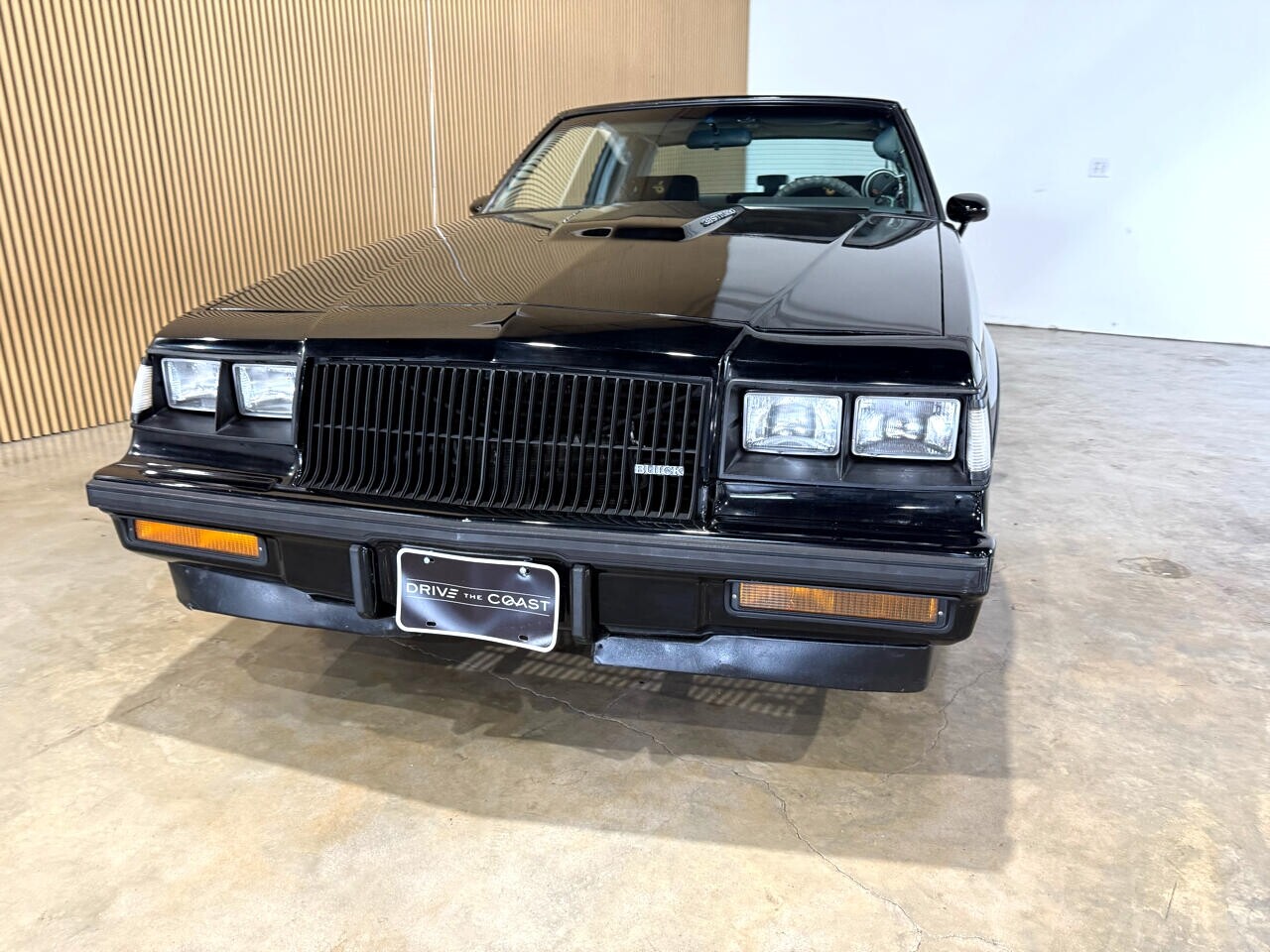 Buick-Grand-National-1987-American-Muscle-Car-3