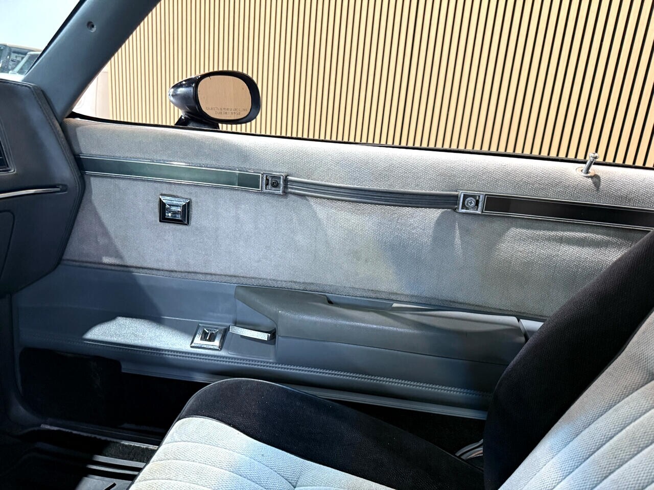 Buick-Grand-National-1987-American-Muscle-Car-31