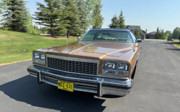 Buick-LeSabre-1975-Coupe-1