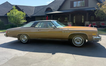 Buick-LeSabre-1975-Coupe-3