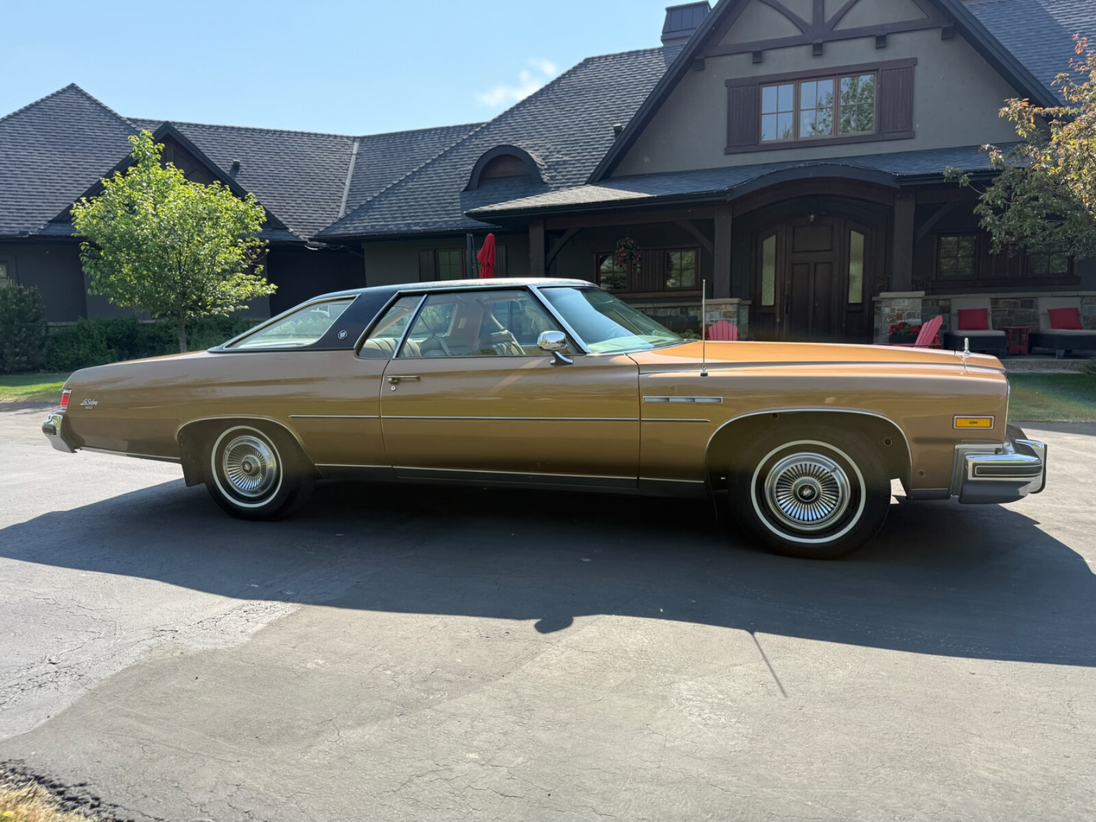 Buick-LeSabre-1975-Coupe-3
