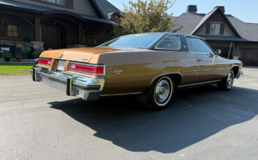 Buick-LeSabre-1975-Coupe-4