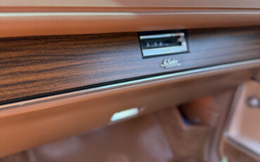 Buick-LeSabre-1975-Coupe-9