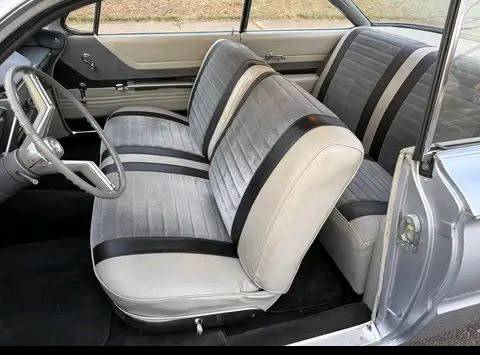 Buick-Lesabre-1961-silver-12
