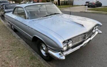Buick-Lesabre-1961-silver-2