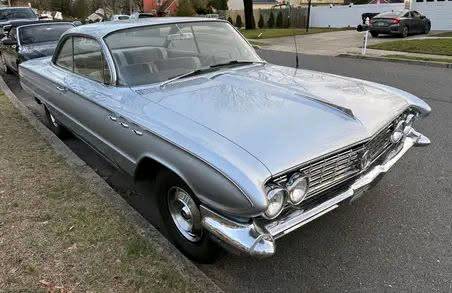 Buick-Lesabre-1961-silver-2