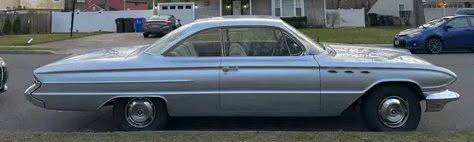 Buick-Lesabre-1961-silver-3