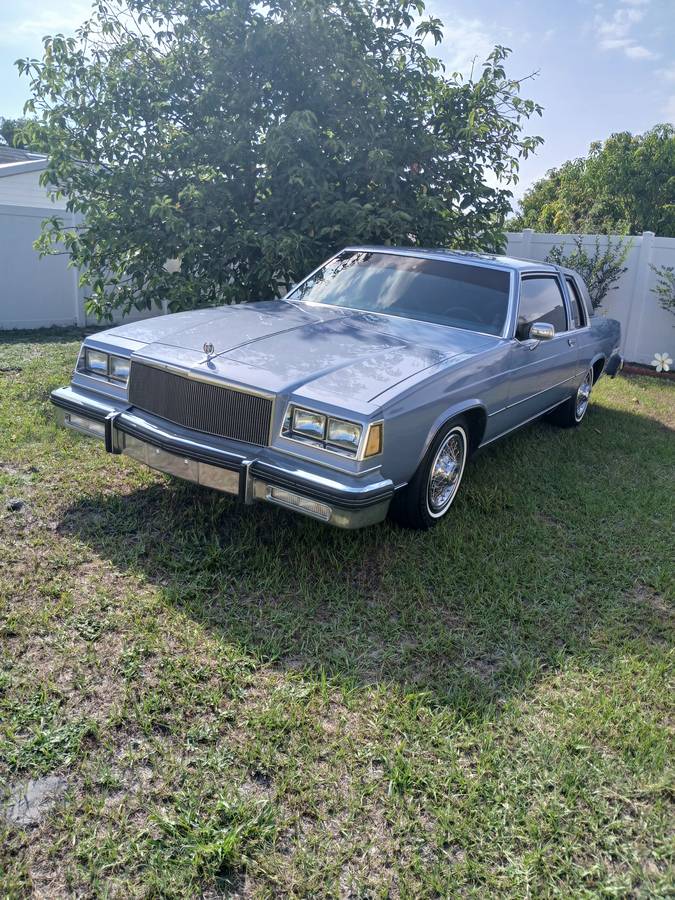 Buick Lesabre  1984 blue