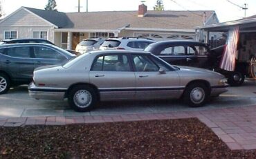 Buick-Park-Avenue-1993-Sedan-1