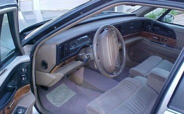 Buick-Park-Avenue-1993-Sedan-10