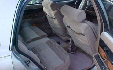 Buick-Park-Avenue-1993-Sedan-4