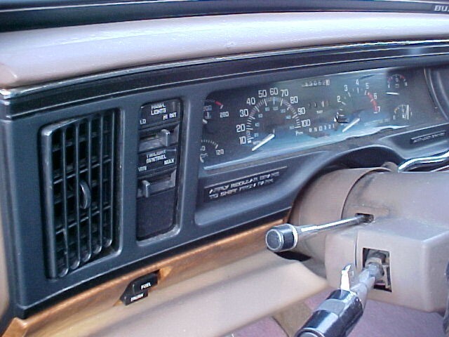 Buick-Park-Avenue-1993-Sedan-8