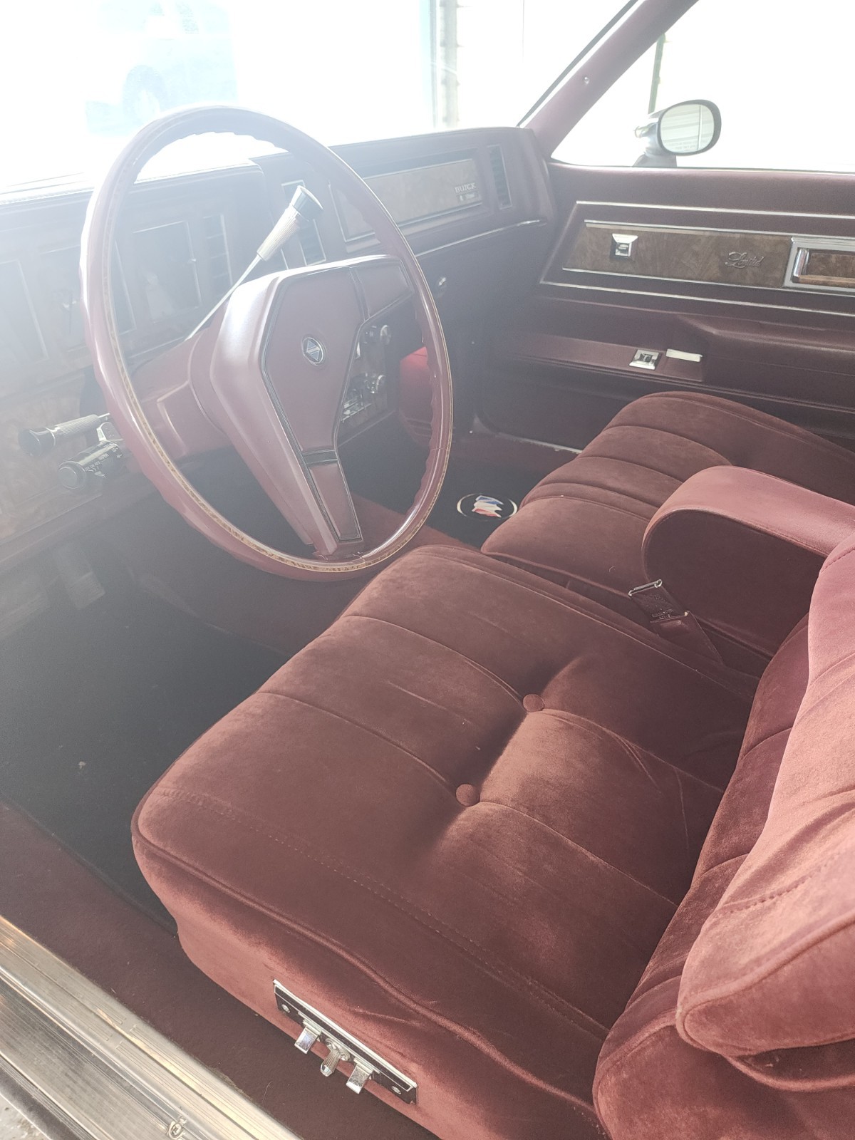 Buick-Regal-1983-Sedan-12