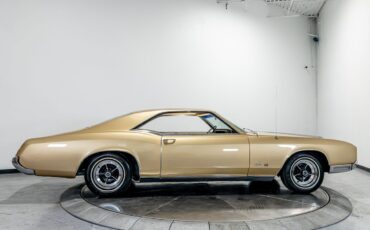 Buick-Riviera-1966-Coupe-17