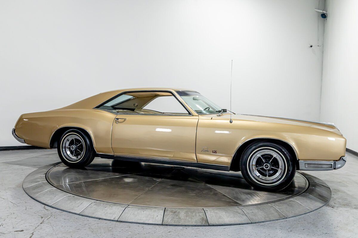 Buick-Riviera-1966-Coupe-18