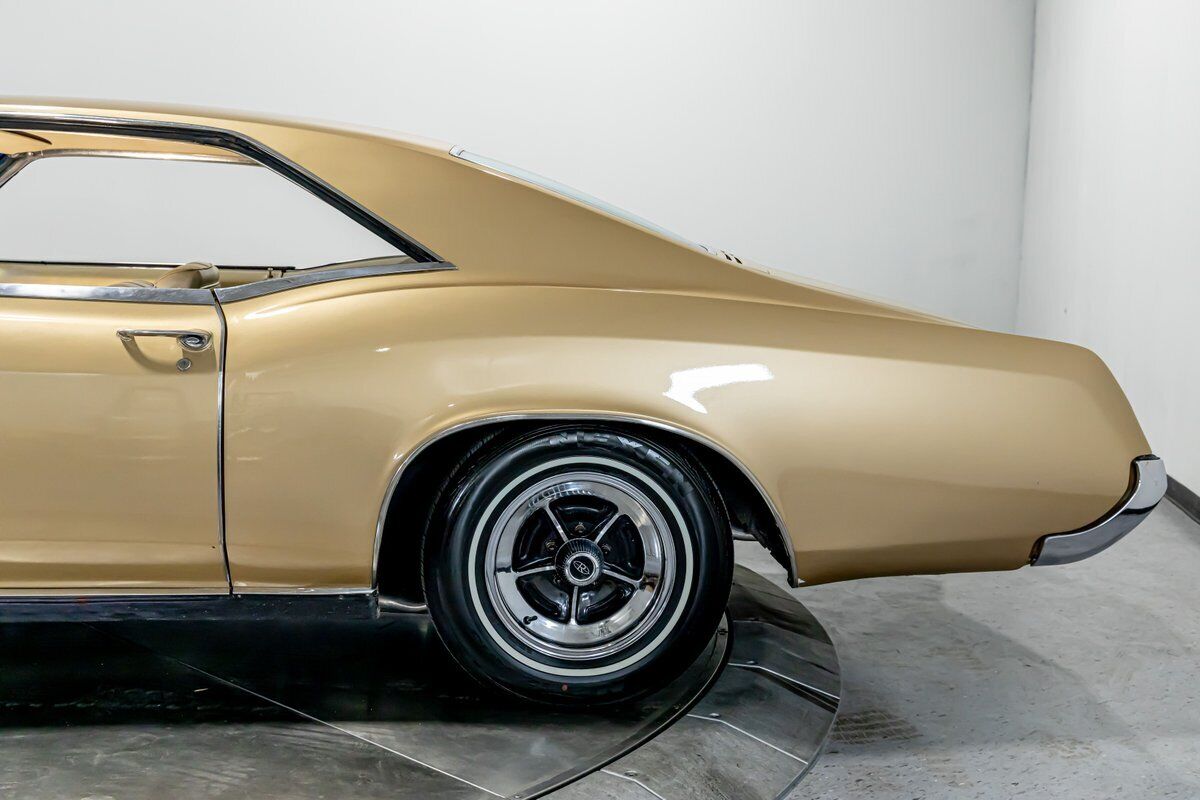 Buick-Riviera-1966-Coupe-29