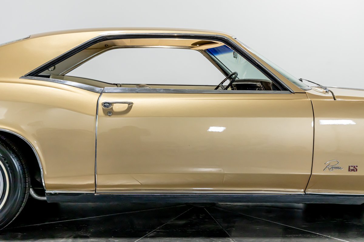 Buick-Riviera-1966-Coupe-31