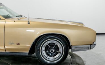 Buick-Riviera-1966-Coupe-32