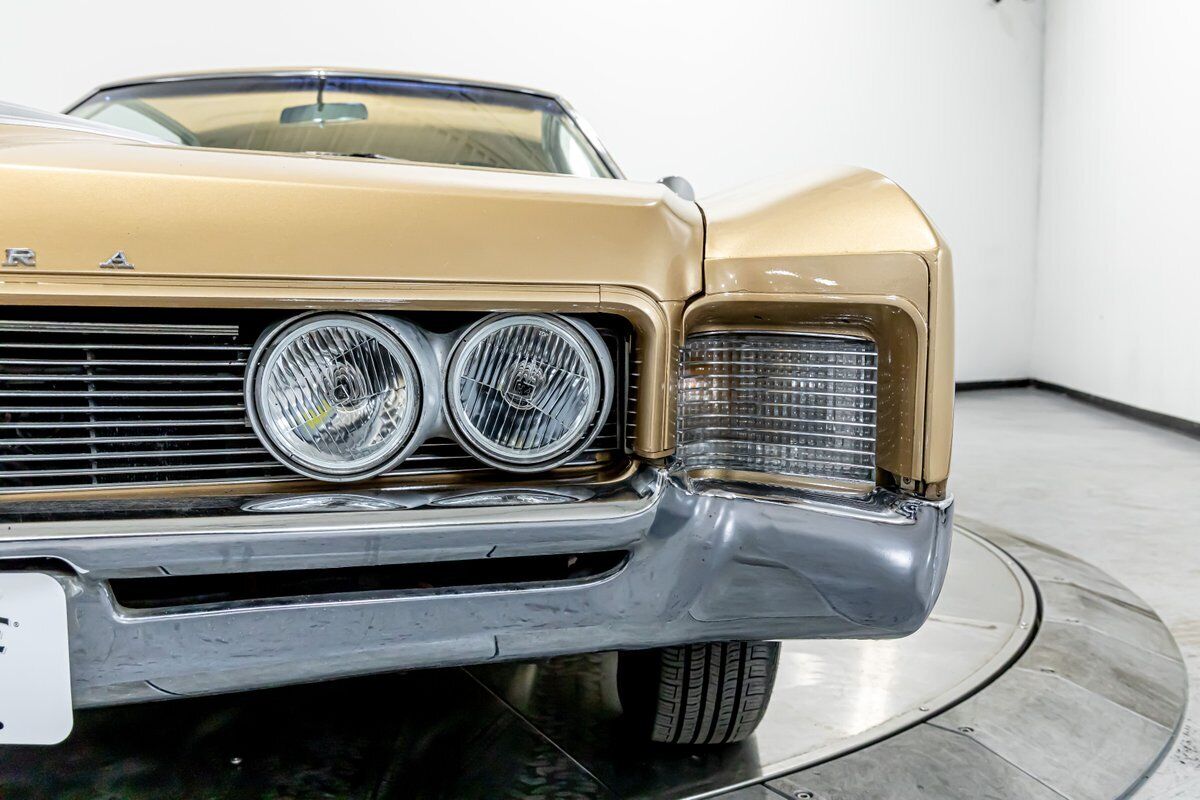 Buick-Riviera-1966-Coupe-38