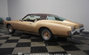 Buick-Riviera-1971-Fastback-10