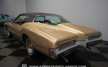 Buick-Riviera-1971-Fastback-11