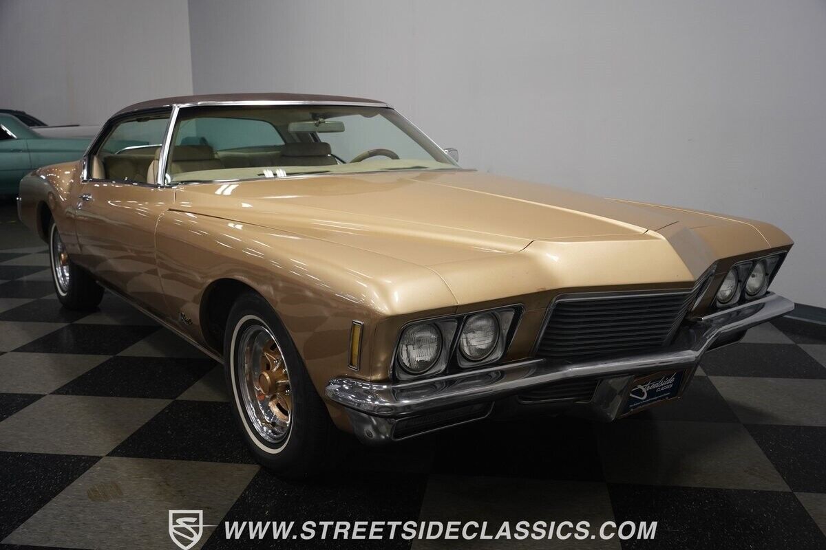 Buick-Riviera-1971-Fastback-19