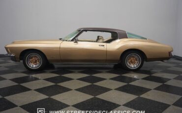 Buick-Riviera-1971-Fastback-2