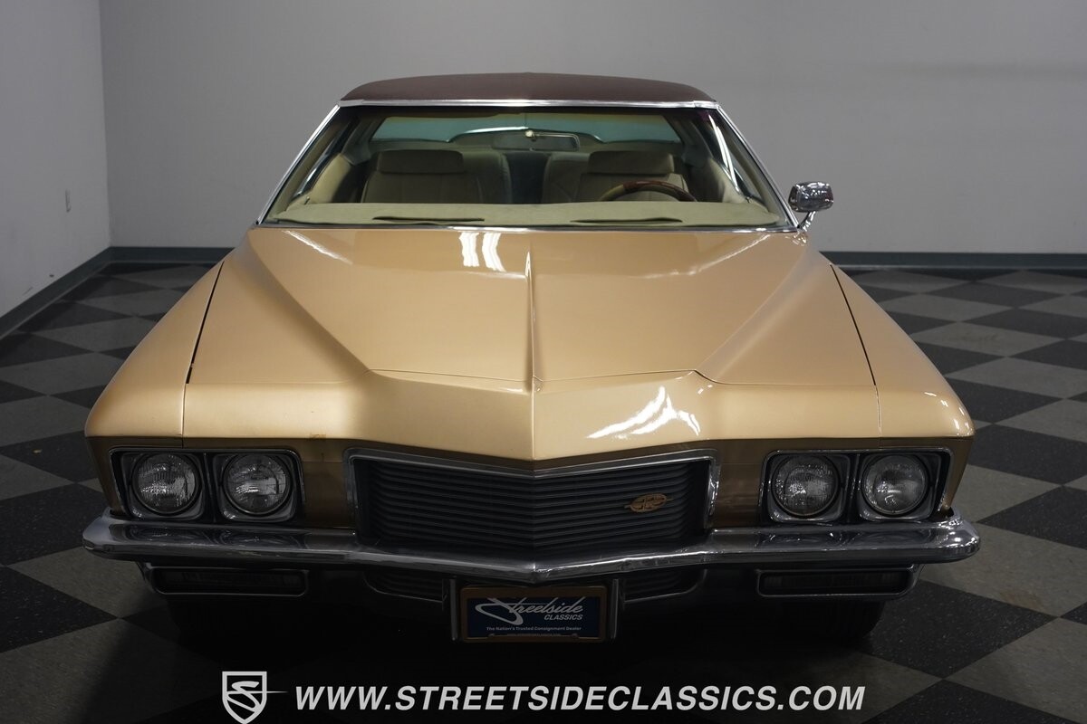 Buick-Riviera-1971-Fastback-20