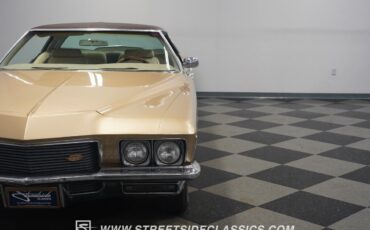 Buick-Riviera-1971-Fastback-23