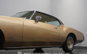 Buick-Riviera-1971-Fastback-25