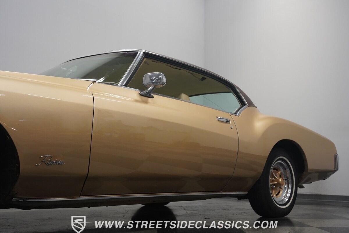 Buick-Riviera-1971-Fastback-25