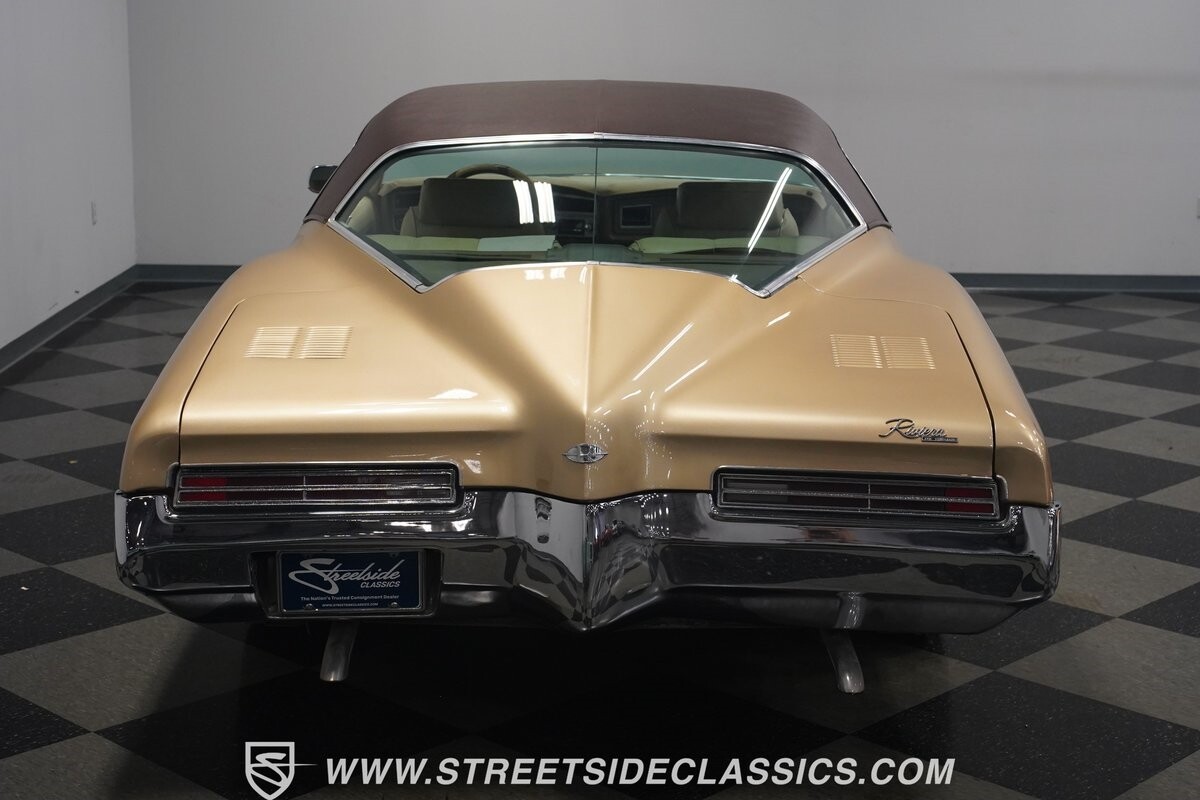 Buick-Riviera-1971-Fastback-27