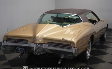 Buick-Riviera-1971-Fastback-28