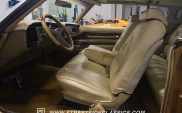 Buick-Riviera-1971-Fastback-39