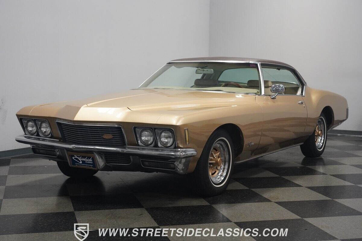 Buick-Riviera-1971-Fastback-5