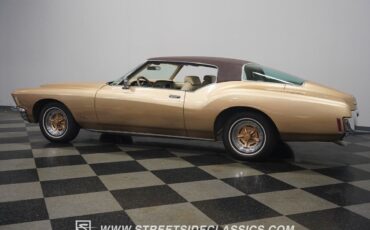 Buick-Riviera-1971-Fastback-9