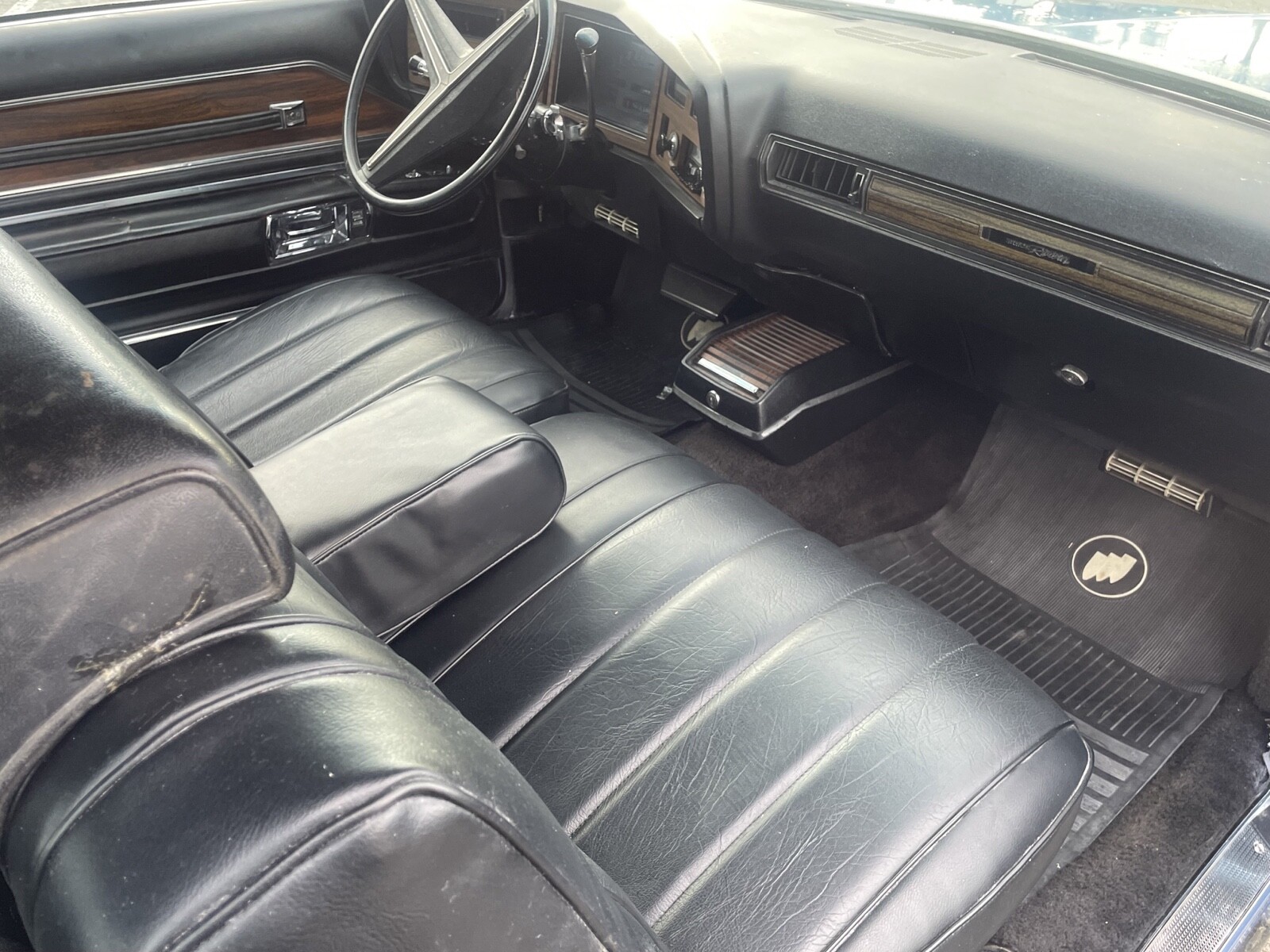 Buick-Riviera-1973-26