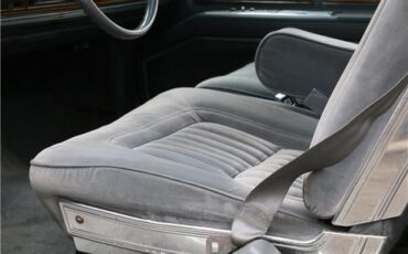 Buick-Riviera-1985-COUPE-21