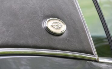 Buick-Riviera-1985-COUPE-8