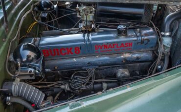 Buick-Roadmaster-1940-4-Door-10