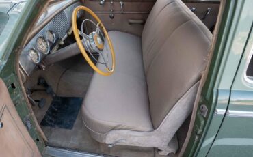 Buick-Roadmaster-1940-4-Door-13