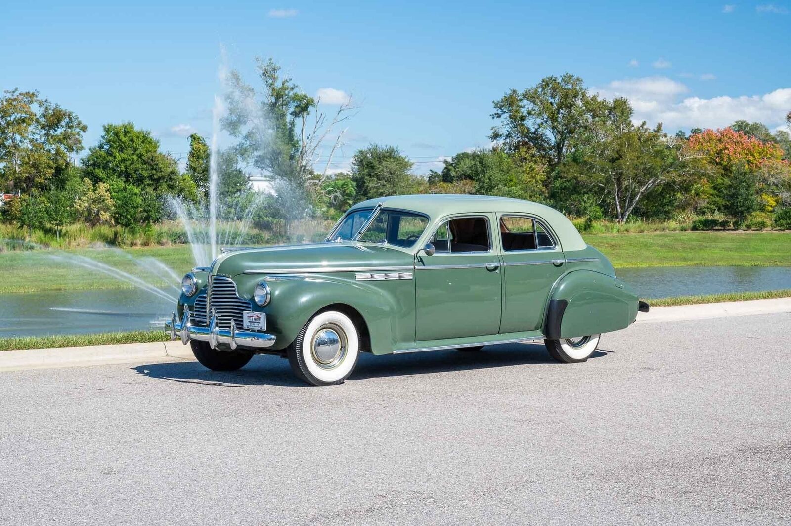 Buick-Roadmaster-1940-4-Door-22
