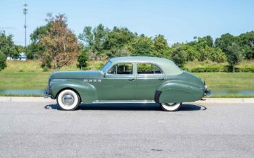 Buick-Roadmaster-1940-4-Door-24