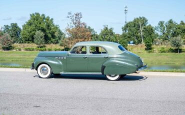 Buick-Roadmaster-1940-4-Door-25