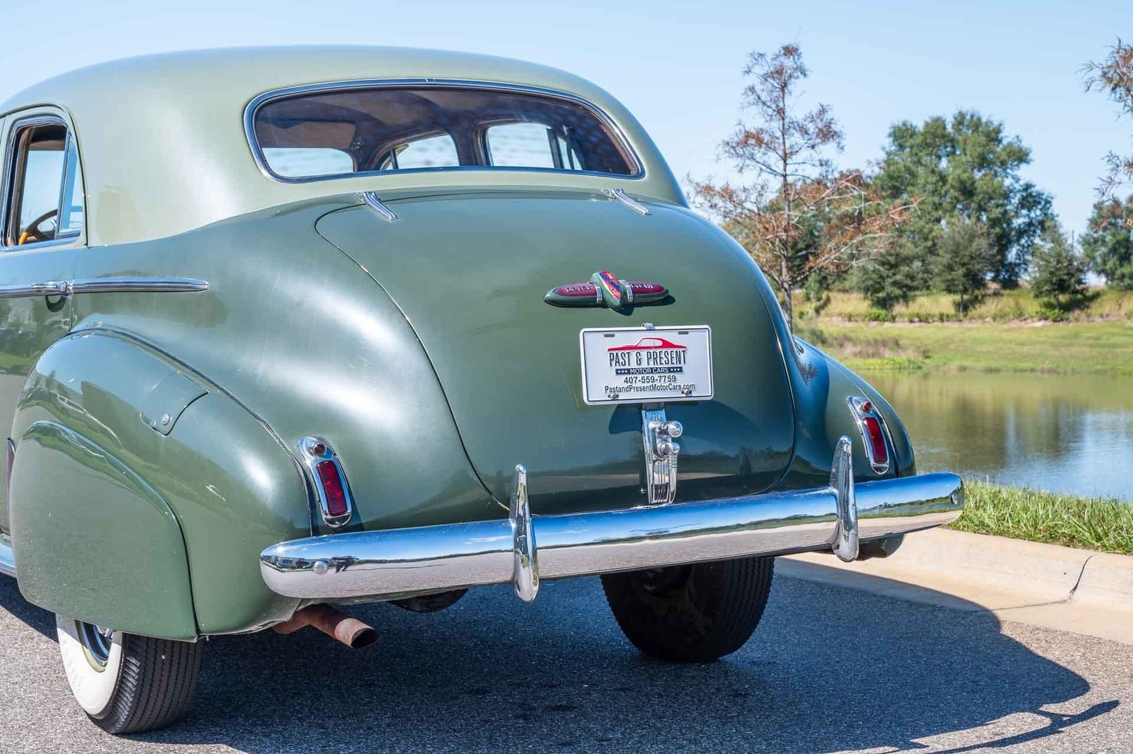 Buick-Roadmaster-1940-4-Door-28