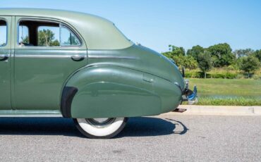 Buick-Roadmaster-1940-4-Door-29