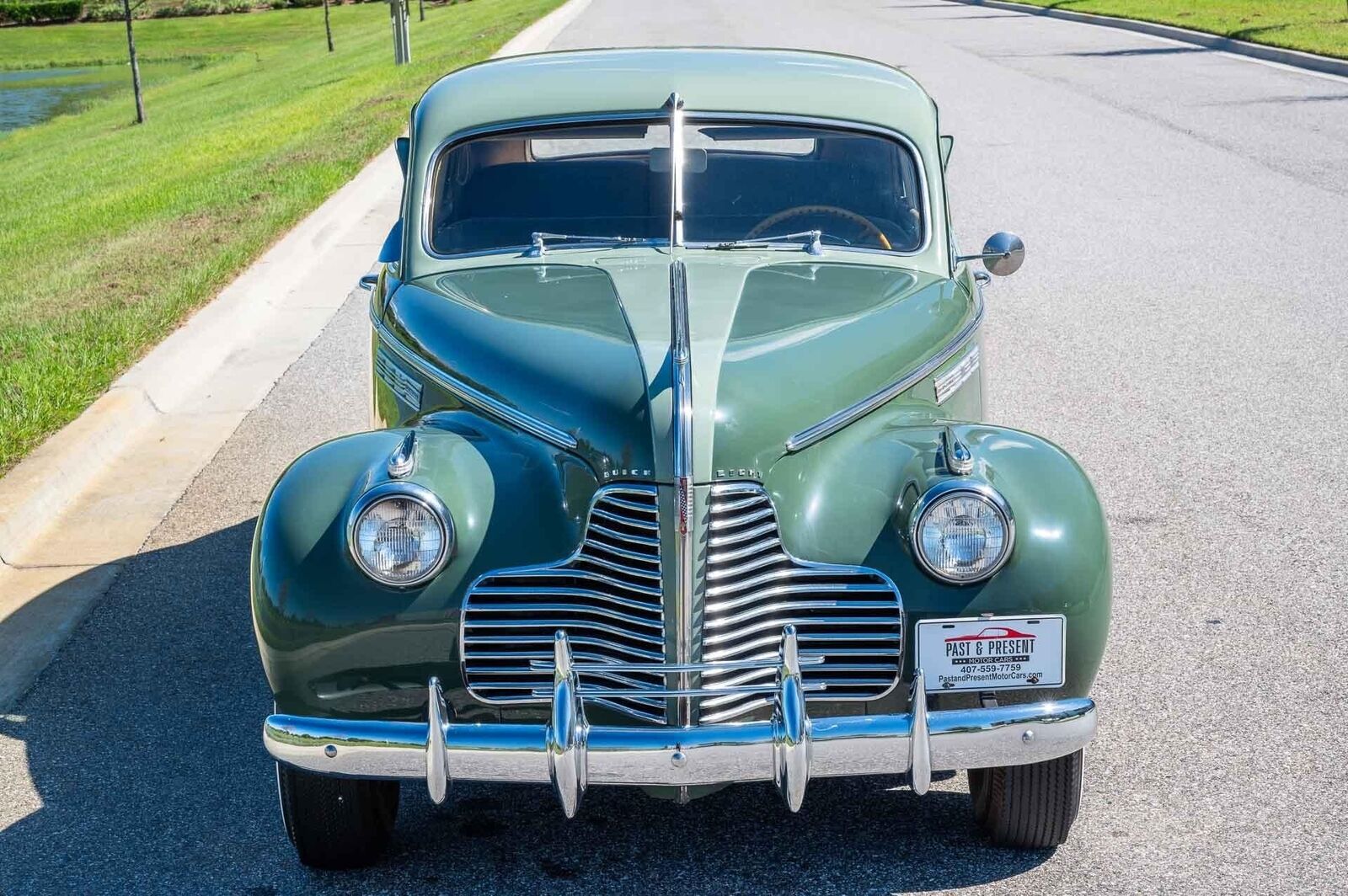 Buick-Roadmaster-1940-4-Door-34