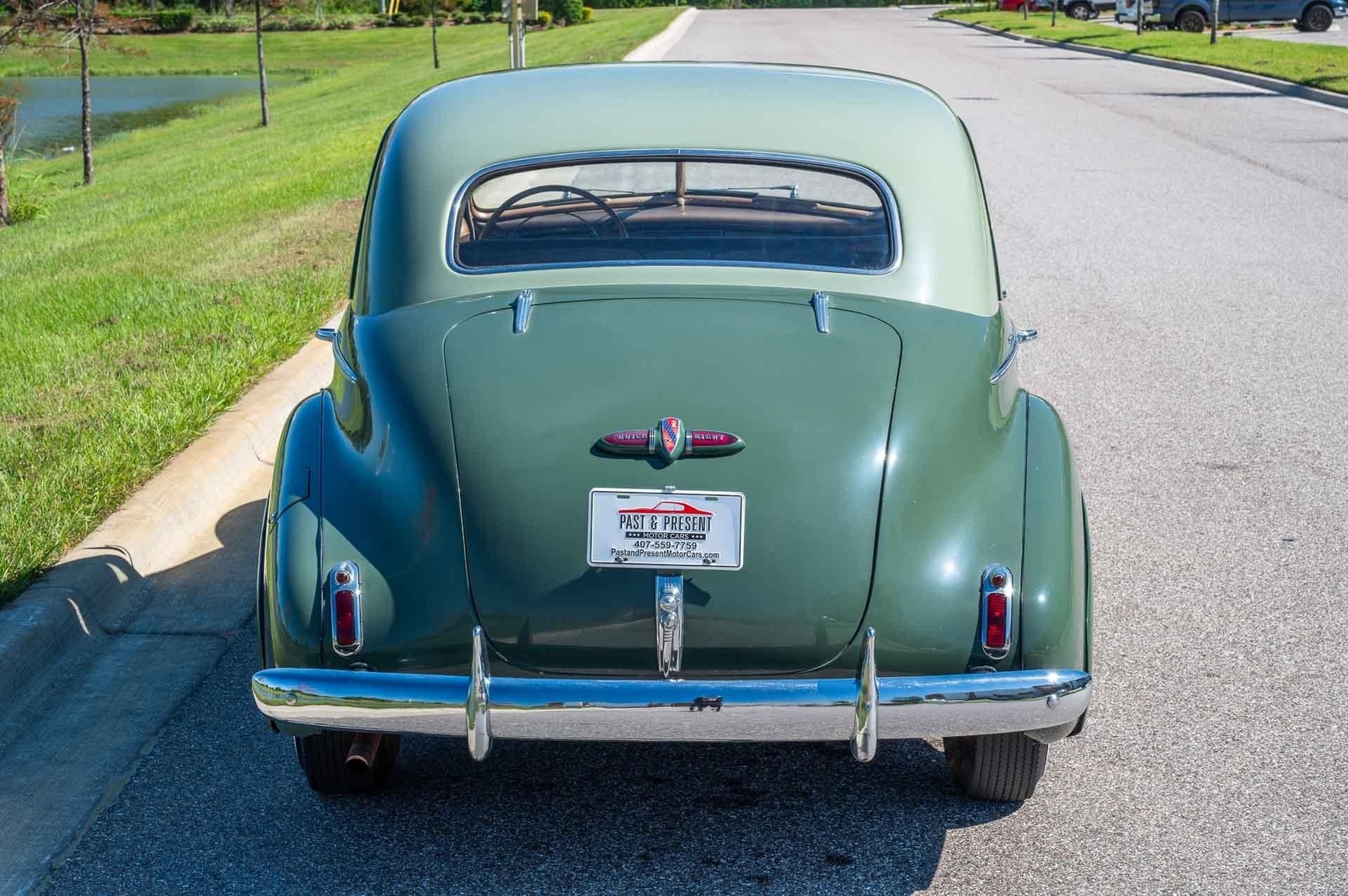 Buick-Roadmaster-1940-4-Door-4
