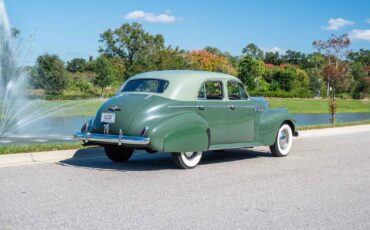 Buick-Roadmaster-1940-4-Door-5