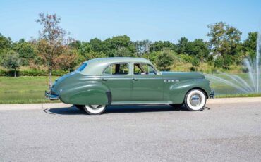 Buick-Roadmaster-1940-4-Door-6